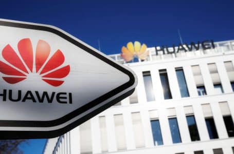 Experts Say US in No Danger of Falling Behind Due to Huawei Ban